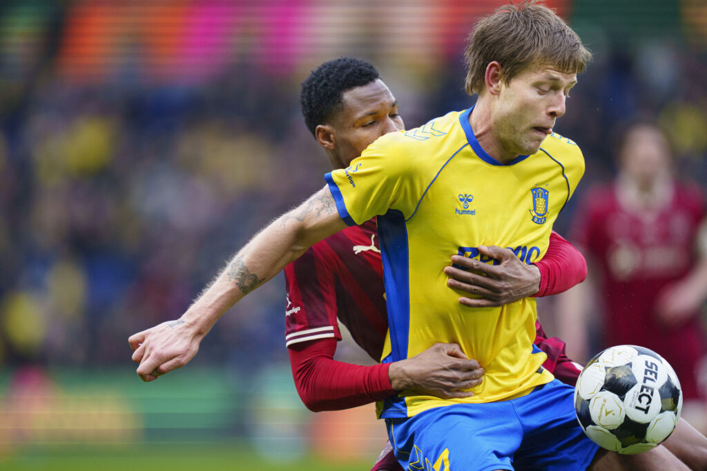 Nicolai Vallys i kamp mod FC Midtjylland.