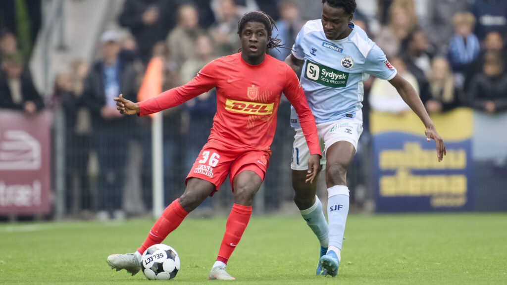 FC Nordsjællands Caleb Yirenkyi spiller mod Sønderjyske