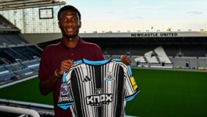 Aladji Bamba bliver præsenteret i Newcastle
