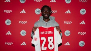Yves Bissouma blive præsenteret i Ajax