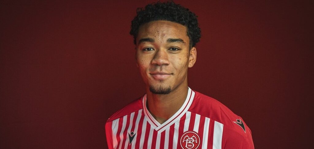 Brian Nwadike præsenteres i AaB.