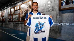 Chris Smalling præsenteret i FC Porto