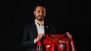 Davide Ancelotti holder en Lille-trøje op.