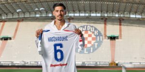 Dennis Hadzikadunic med sin nye Hajduk Split-trøje.