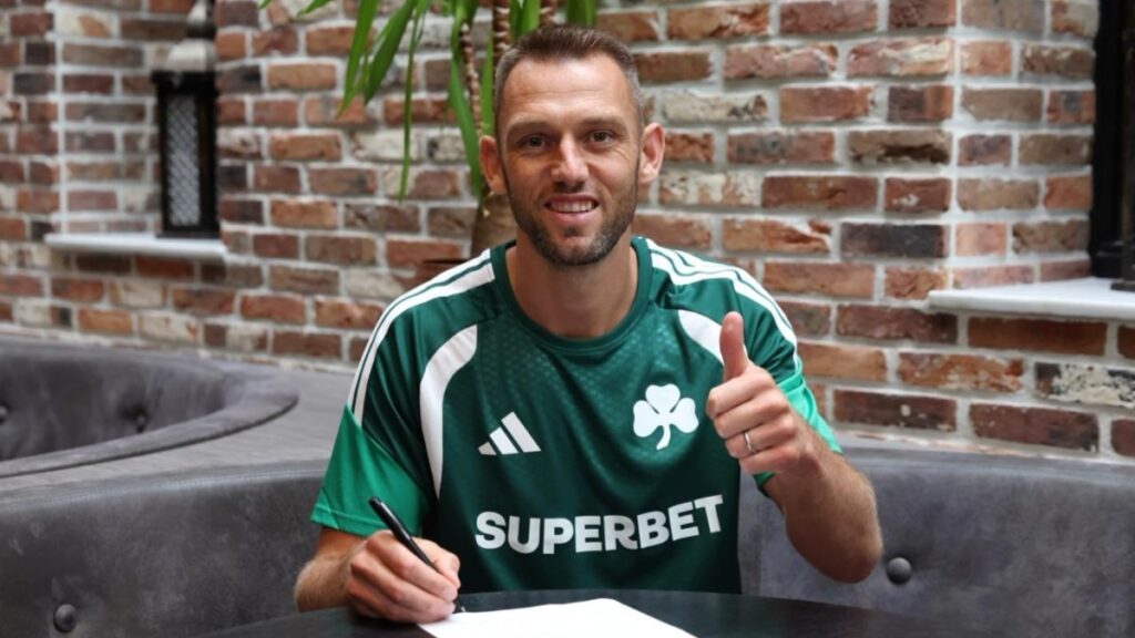 Hollandske Stefan de Vrij for første gang i Panathinaikos-trøjen.