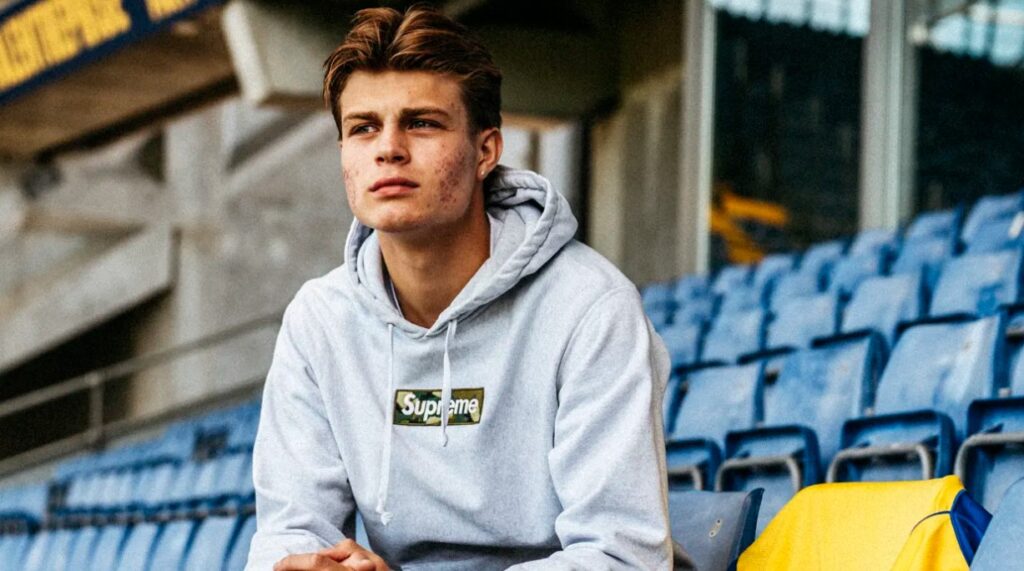 Tobias Ekstrand på Brøndby Stadion.