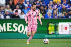 Lionel Messi under Inter Miamis kamp mod Cincinnati.