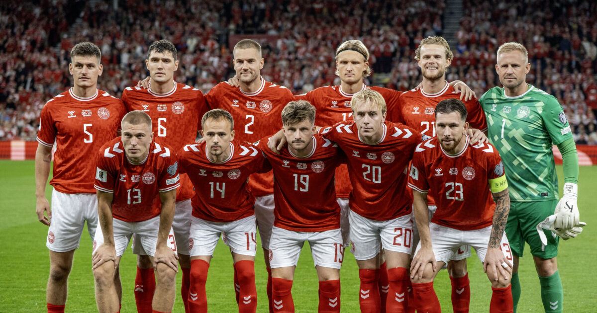 Eksklusivt: Vil hente Dolberg til Superligaen Danmarks fodbold landshold spiller VM-kvalifikationskamp mod Skotland i Parken. Joakim Mæhle, Andreas Christensen, Joachim Andersen, Kasper Dolberg, Morten Hjulmand, Kasper Schmeichel, Rasmus Nissen Kristensen, Mikkel Damsgaard, Anders Dreyer, Mika Biereth og Pierre Emile Højbjerg.