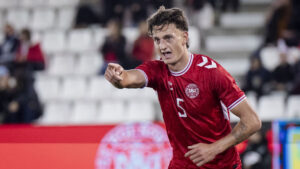 Silas Andersen jubler til en U-landskamp