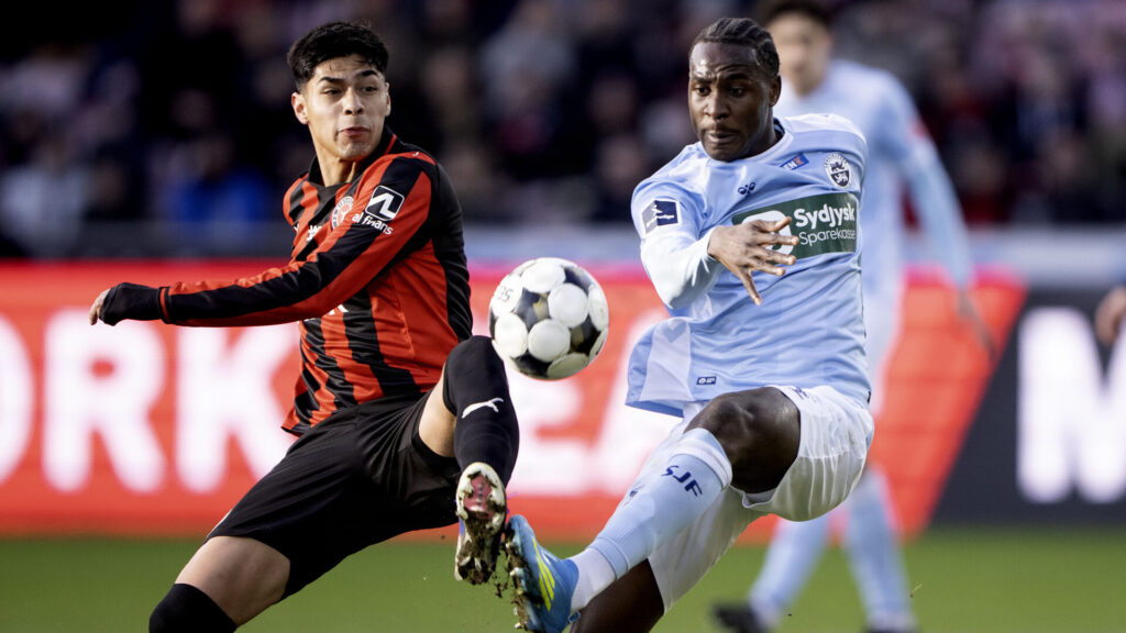Mohamed Cherif i duel med Dario Osorio