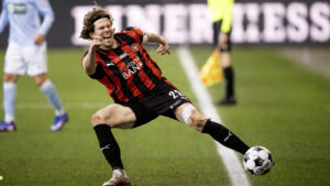 Mads Bech Sørensen strækker sig