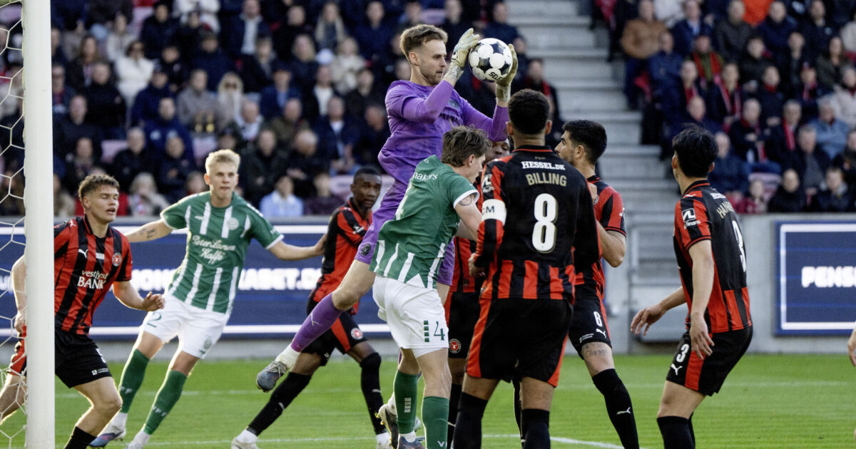Forsvarer FCM-keeper efter fejl:  Bedste i Superligaen Foto: Bo Amstrup/Ritzau Scanpix