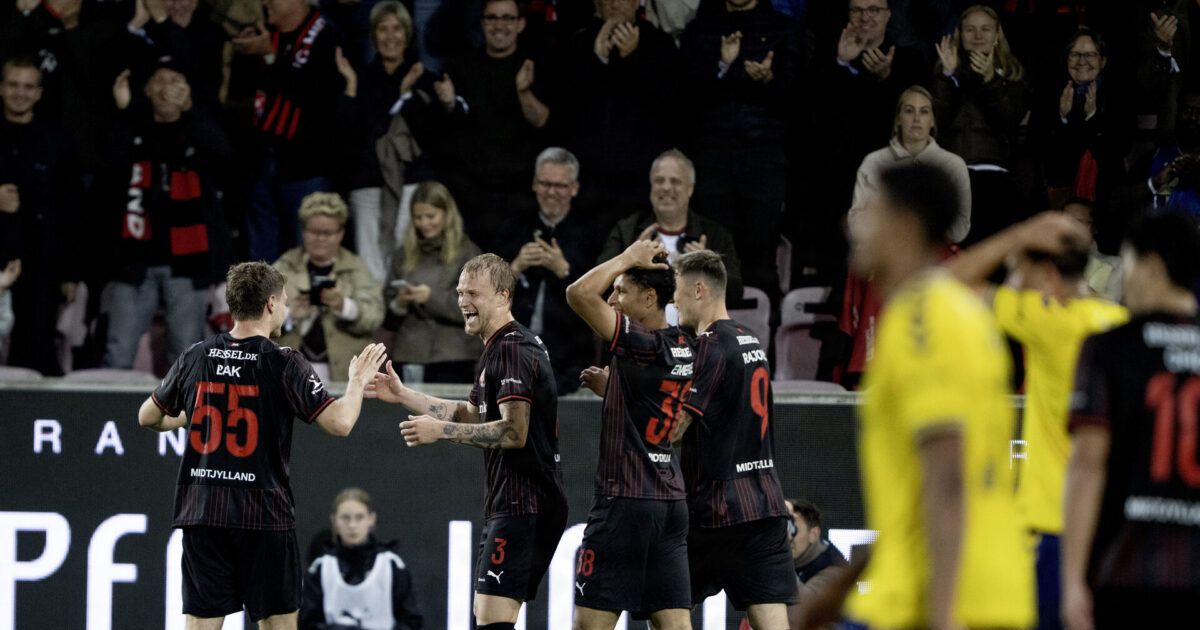 LIVE: FCM bruger kassen på løn – men er overhalet af BIF Foto: Bo Amstrup/Ritzau Scanpix