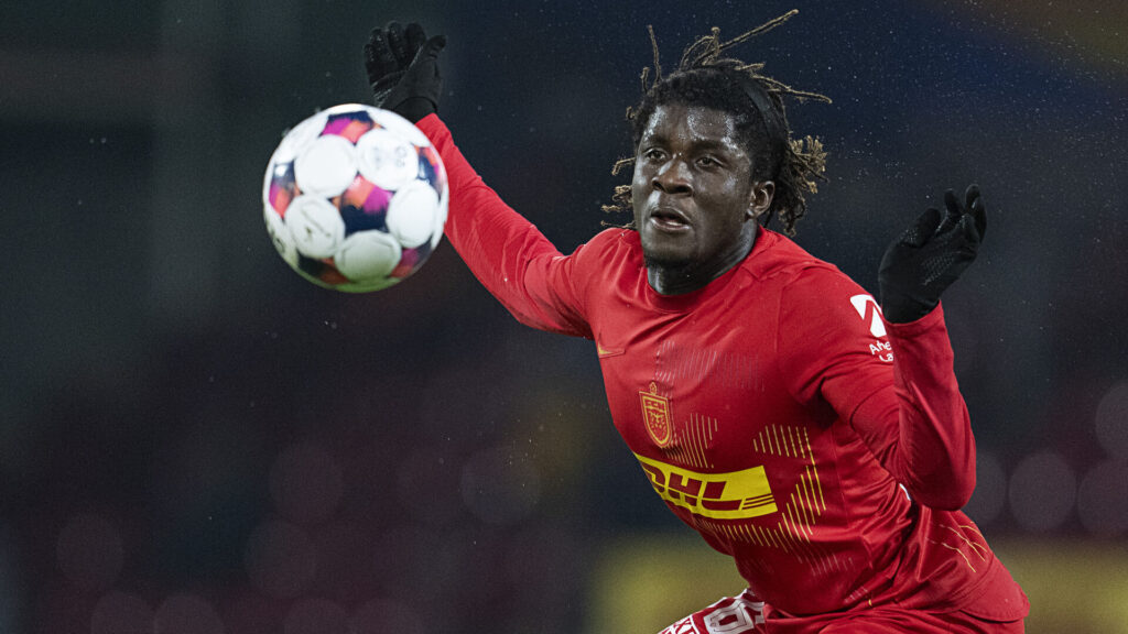 FC Nordsjællands Caleb Yirenkyi i aktion.