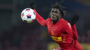 FC Nordsjællands Caleb Yirenkyi i aktion.