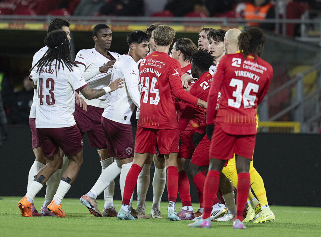 FC Nordsjælland mod FC Midtjylland.