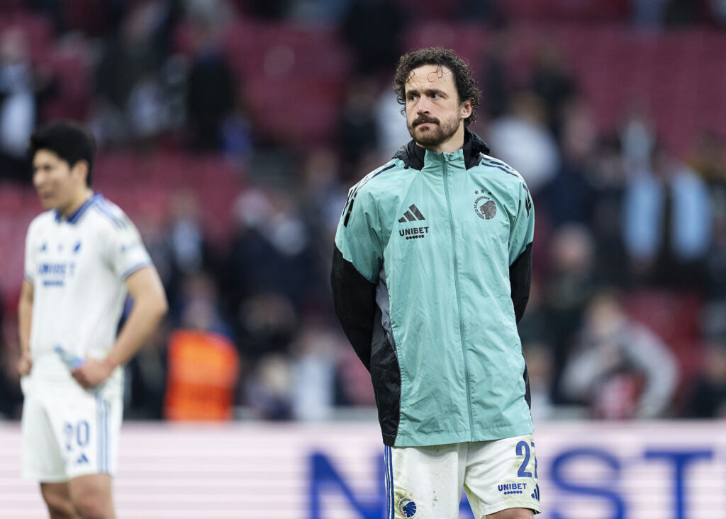 Thomas Delaney kigger skuffet rundt.