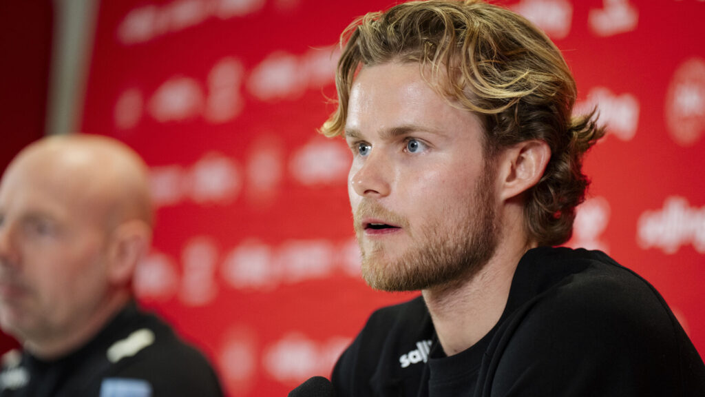 Morten Hjulmand på pressemøde for Danmark