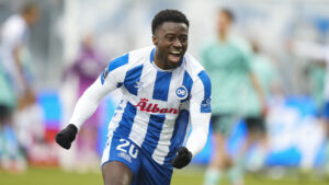 Leeroy Owusu i kamp for OB mod FC København