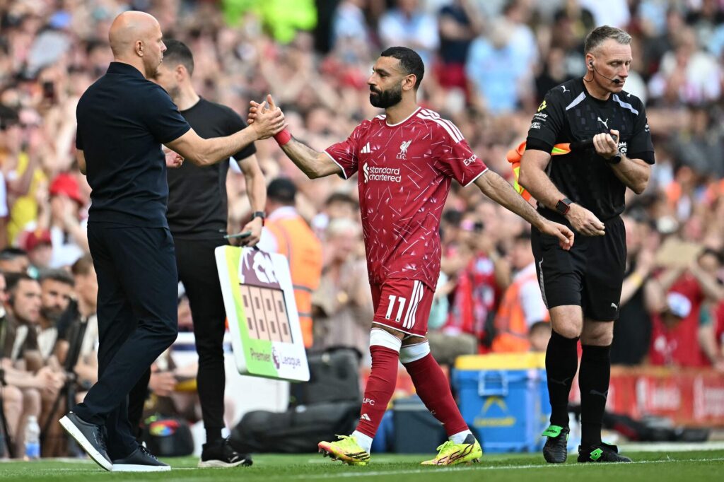 Mohamed Salah bliver skiftet ud for Liverpool for sidste gang.