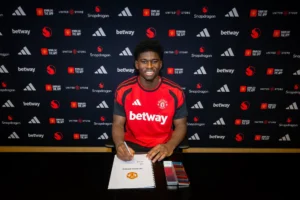 Carlos Baleba der bliver præsenteret i United