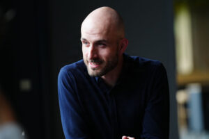 Julius Ohnesorge på pressemøde.