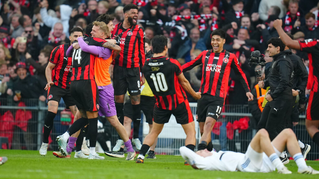 FCM-spillere jubler efter pokalsejr.