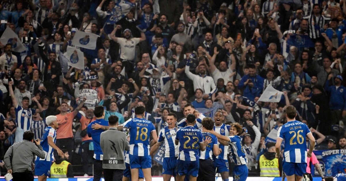 Froholdt er portugisisk mester med Porto Foto: Photo by Miguel RIOPA 