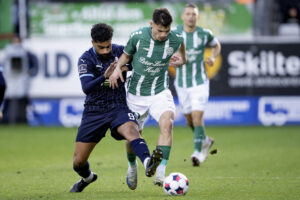 Amin Al-Hamawi i duel med Srdjan Kuzmic under Superligakampen mellem Randers og Viborg den 2. november 2026.