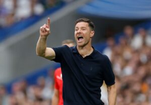 Xabi Alonso på sidelinjen