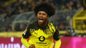 Karim Adeyemi spiller for Borussia Dortmund