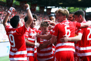 Union Berlins spillere jubler.
