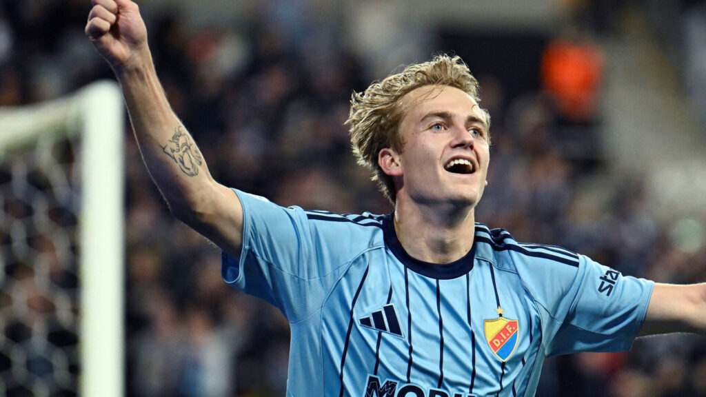 Oskar Fallenius jubler for Djurgården.