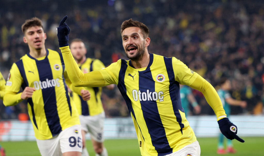 Dusan Tadic i kamp for Fenerbahce.