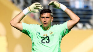 Emiliano Martinez i aktion for Argentina til VM