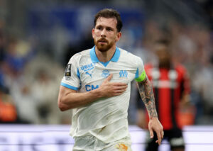Pierre-Emile Højbjerg fejrer et mål for Marseille.