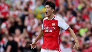 Tomiyasu i aktion for Arsenal