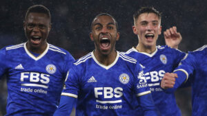Ricardo Pereira fejrer en scoring for Leicester
