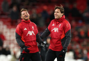 Federico Chiesa i godt humør før en Liverpool-kamp