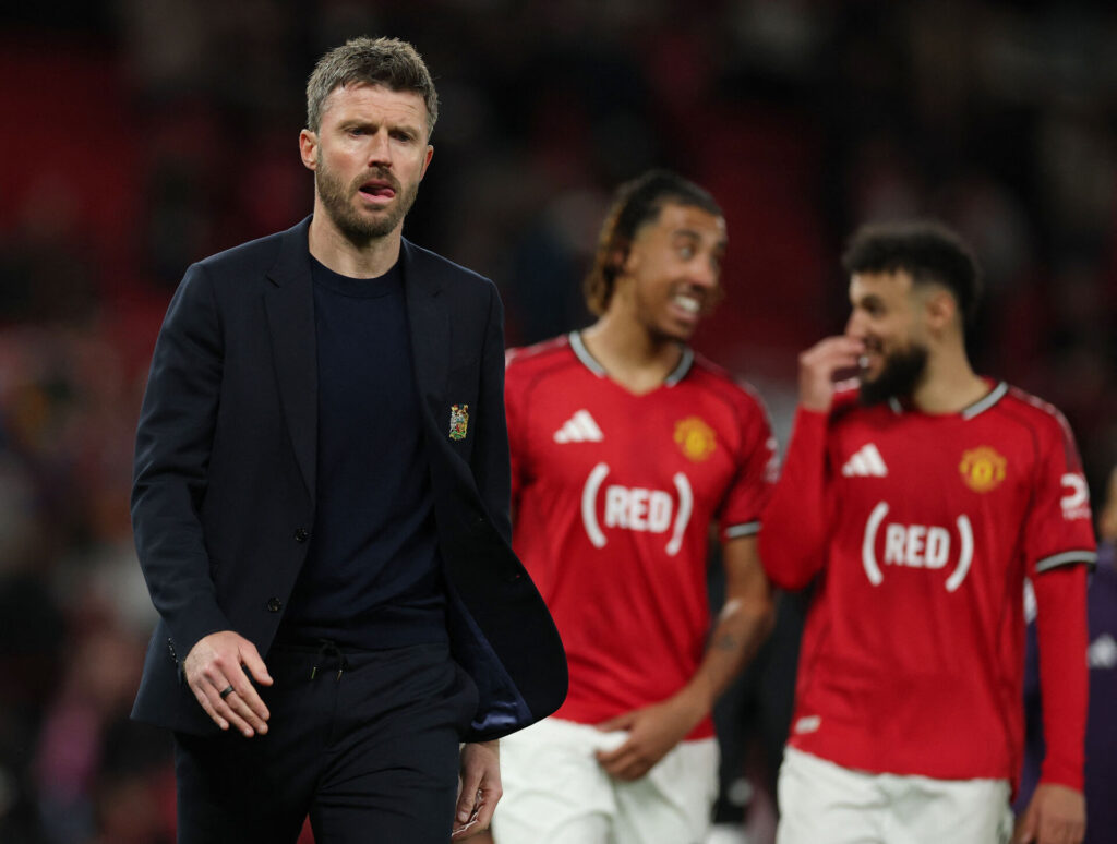 Michael Carrick rækker lidt tunge ;p