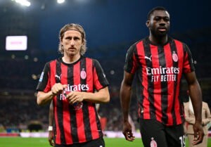 Luka Modric på vej af banen i en kamp mellem AC Milan og Juventus på San Siro i 2026