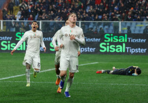 Rasmus Højlund fejrer en scoring for Napoli.