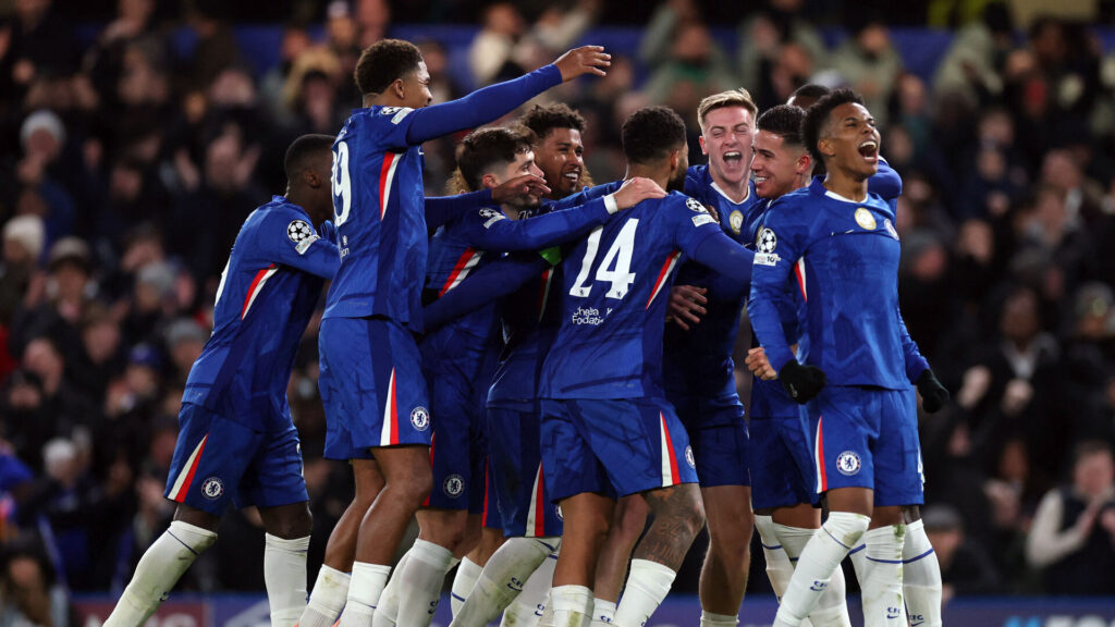 Chelsea-spillerne jubler over en scoring