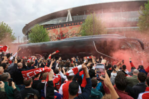 Arsenals fans udenfor Emirates.