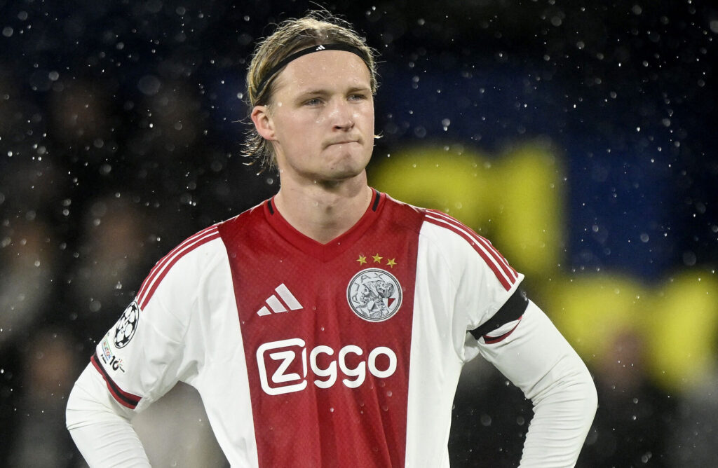 Kasper Dolberg repræsenterer Ajax i kamp