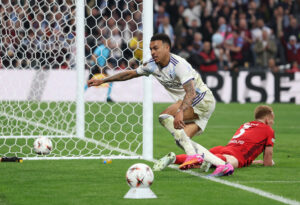 Morgan Rogers fejrer sin scoring for Aston Villa i Europa League-finalen mod SC Freiburg den 20. maj 2026.
