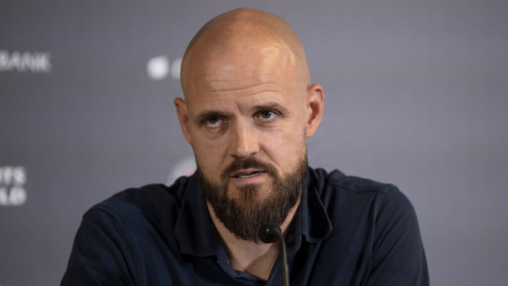Kristian Bach Bak til pressemøde i FCM.
