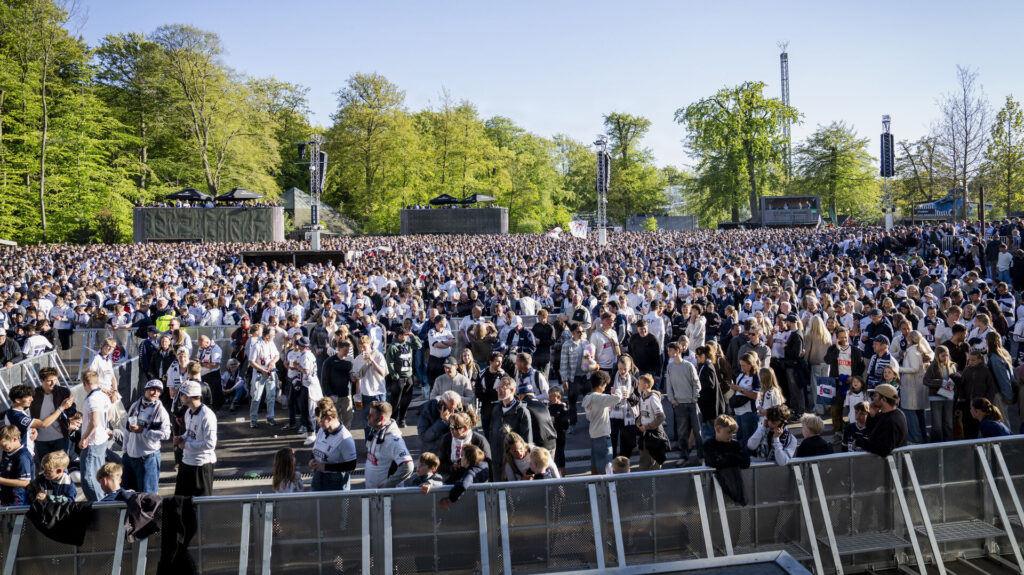 AGF storskærmsarrangement i tivoli friheden