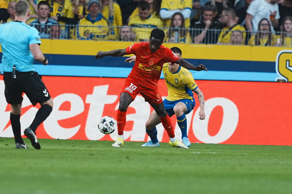 Prince Amoako Junior afslutter mod Brøndby.