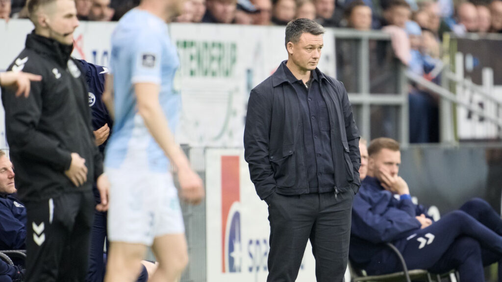Thomas Nørgaard på sidelinjen for Sønderjyske
